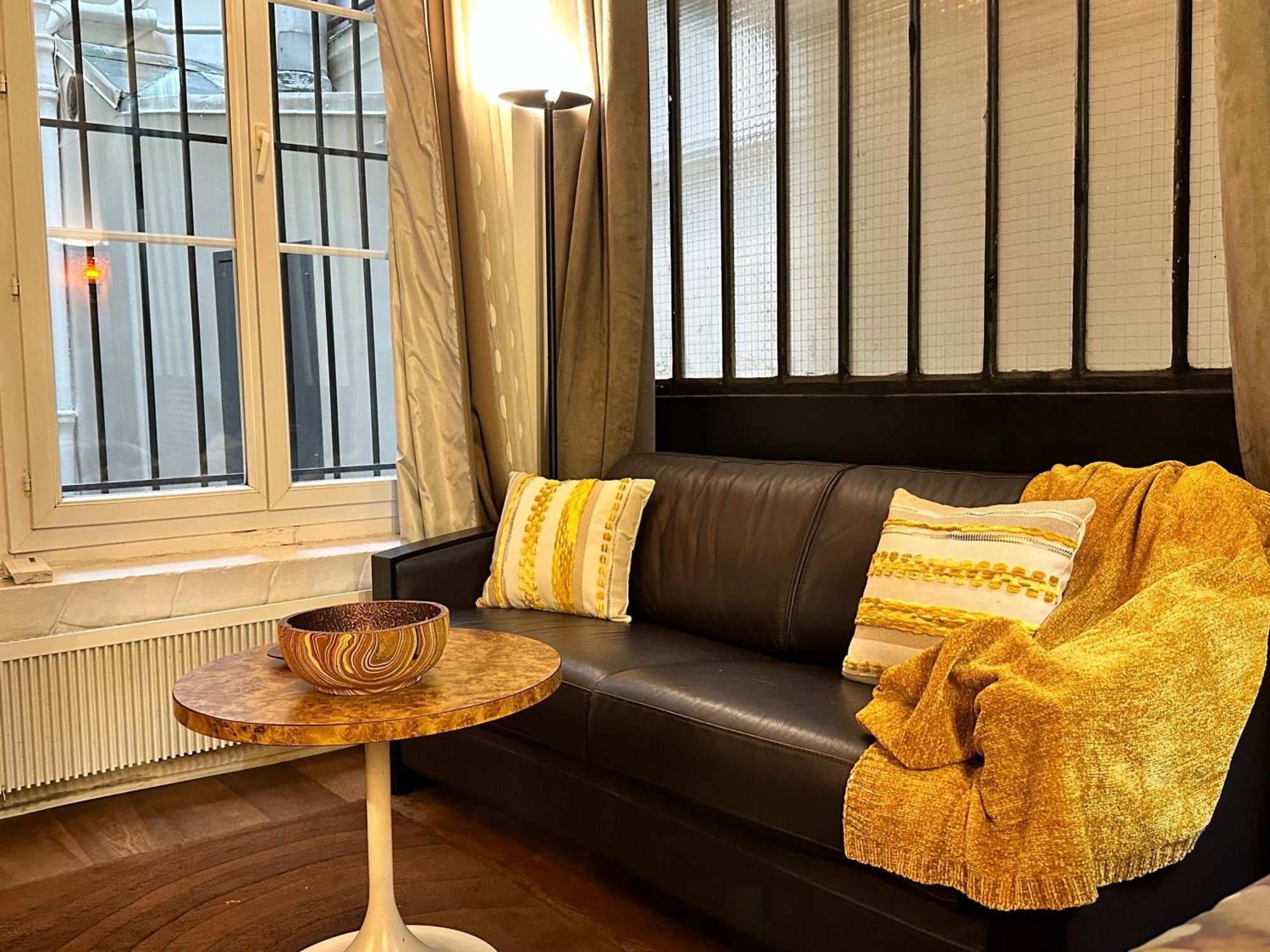 Studio Design By Kenzo Near Notre Dame Paris Exteriör bild