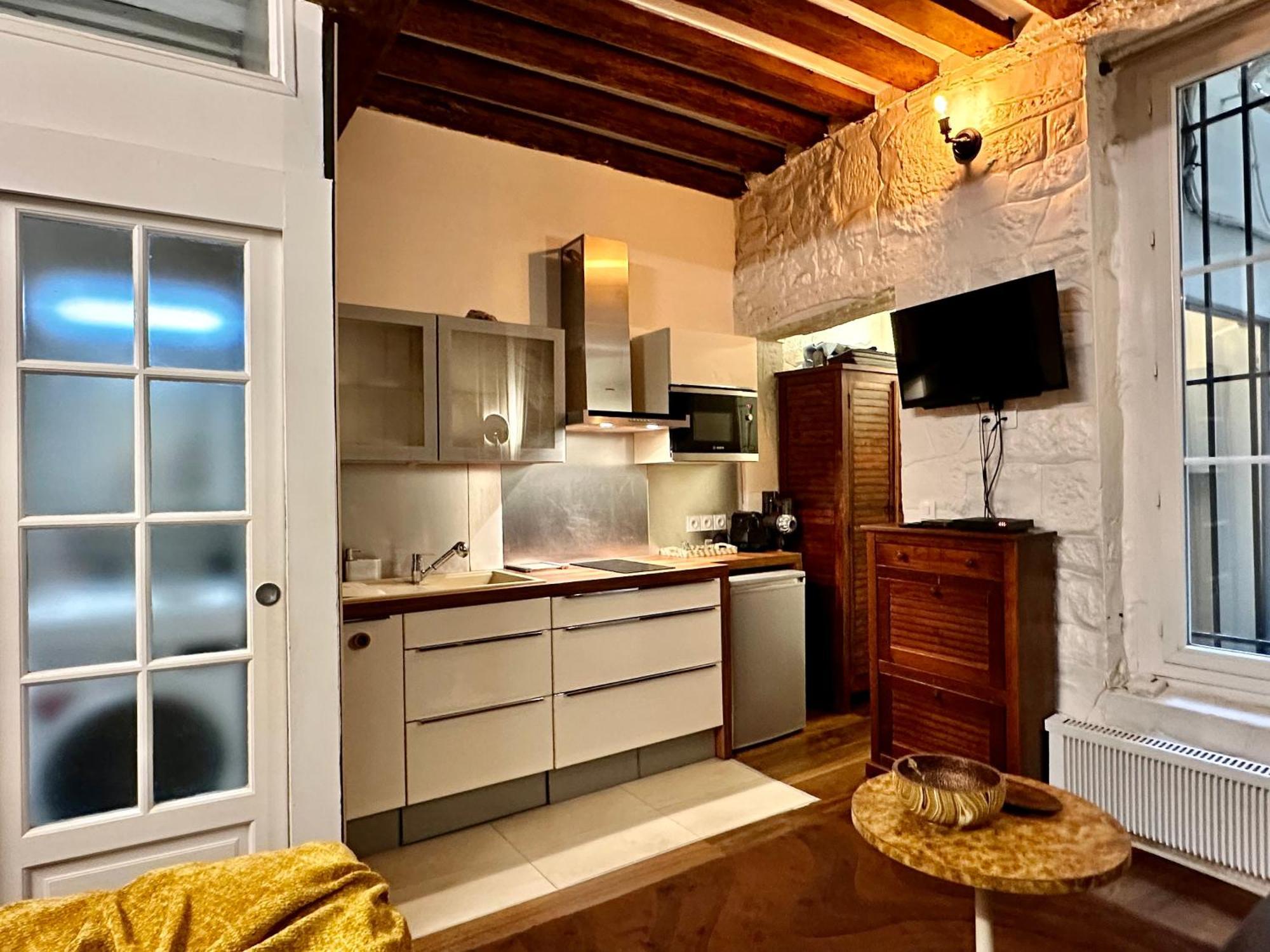 Studio Design By Kenzo Near Notre Dame Paris Exteriör bild