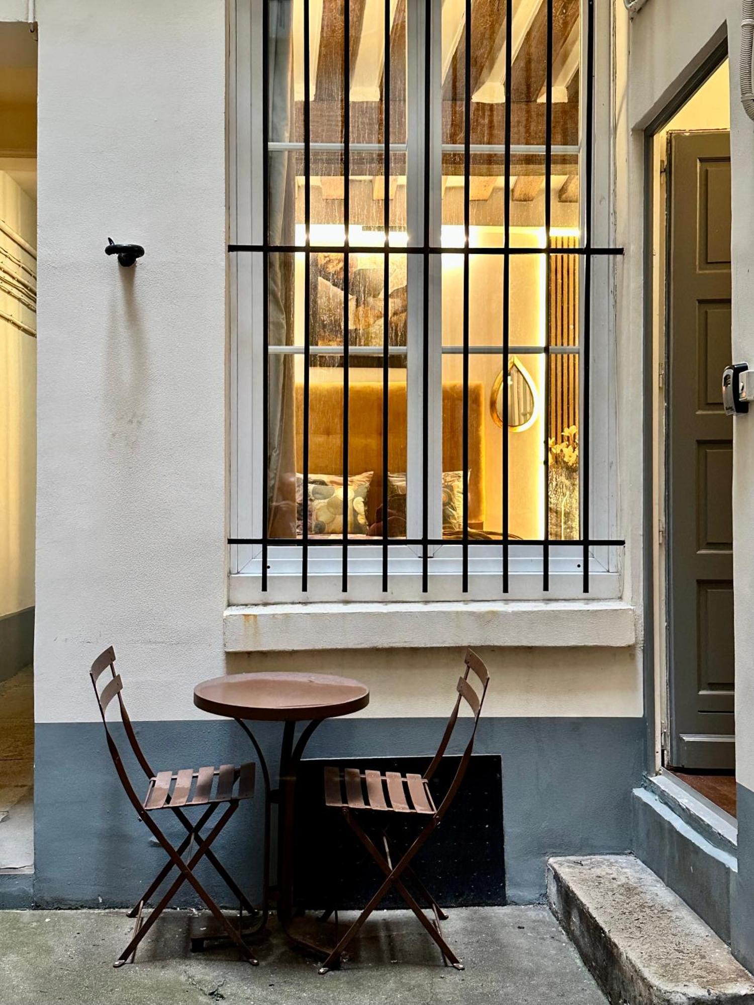 Studio Design By Kenzo Near Notre Dame Paris Exteriör bild