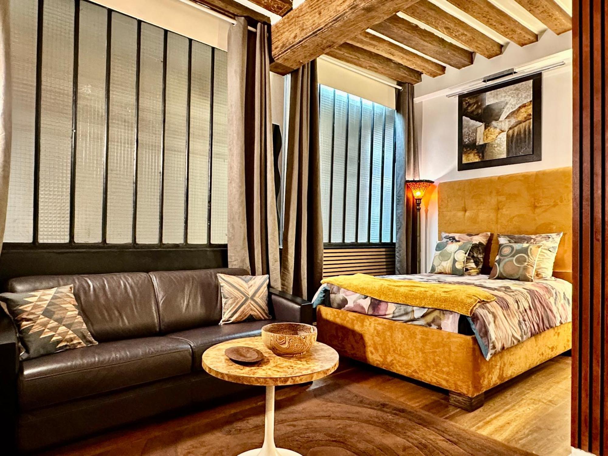 Studio Design By Kenzo Near Notre Dame Paris Exteriör bild